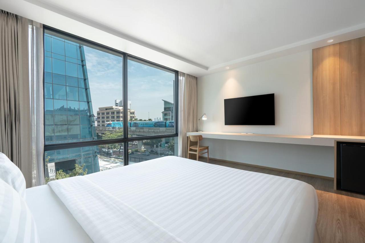 Vic 3 Bangkok Hotel Ngoại thất bức ảnh