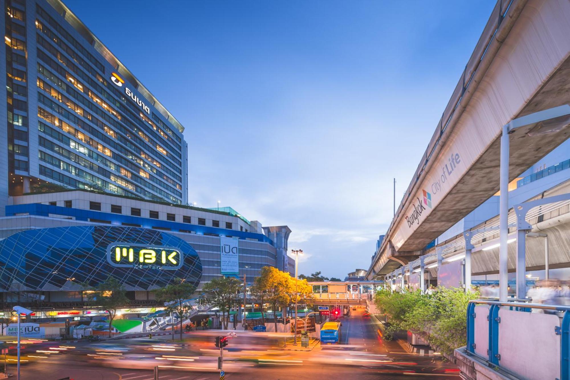 Vic 3 Bangkok Hotel Ngoại thất bức ảnh